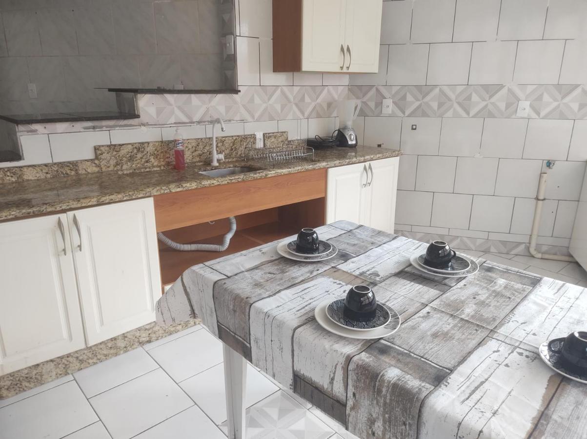 Apartamento amplo pé na areia - Itapema 180m da Praia Exterior foto