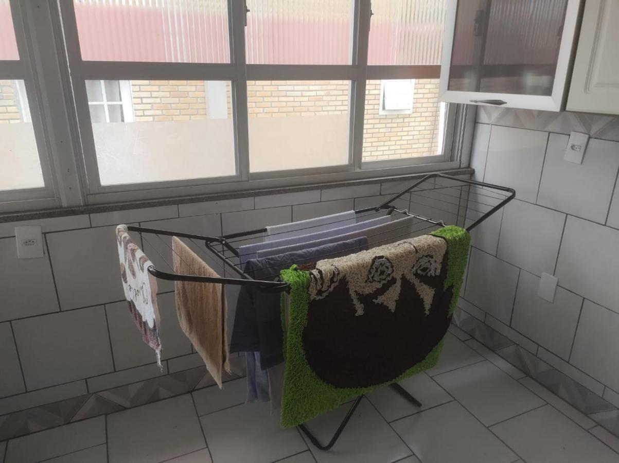 Apartamento amplo pé na areia - Itapema 180m da Praia Exterior foto